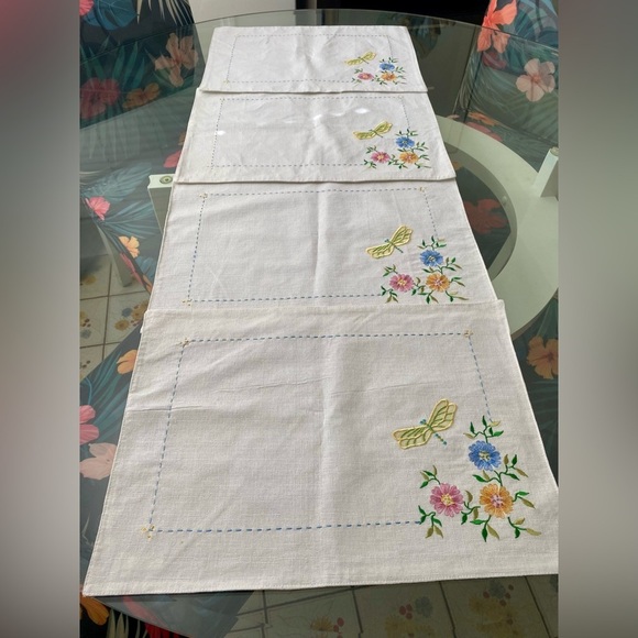 Embroidered Placemats Set of 4 Cotton Butterflies Tea Time Spring Cottagecore - Picture 2 of 11